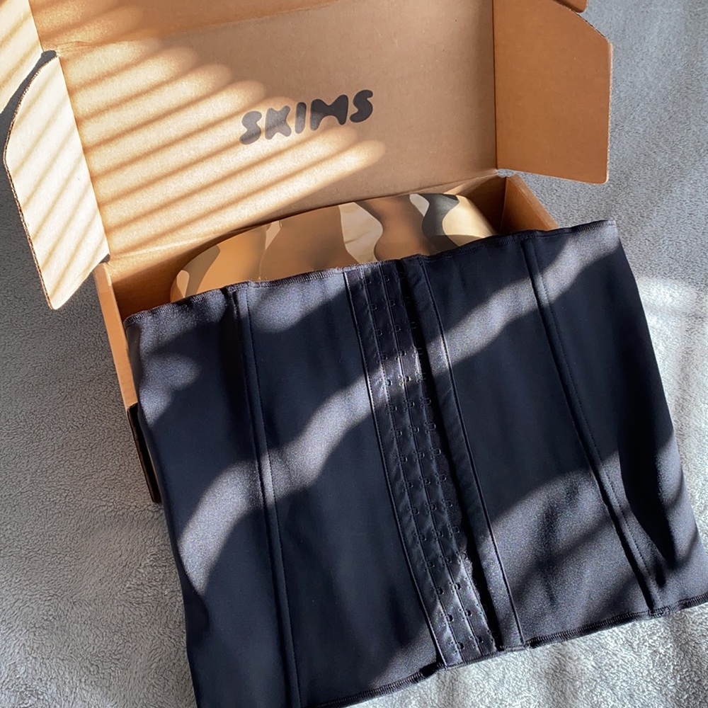 SKIMS Waist Trainer